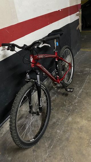 Bicicleta Specialized Hardrock Roja