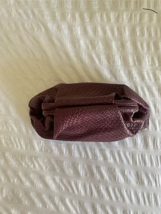Bolso de mano estilo Bottega Veneta