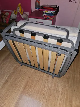 Cama Plegable tipo puff.