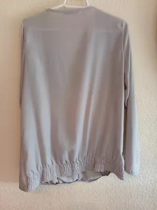 Blusa Mango Beige con Pedrería