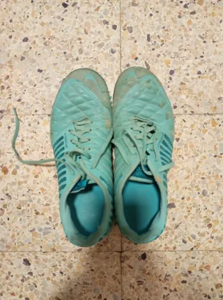 Bambas De Futbol Sala. Lunar Gato