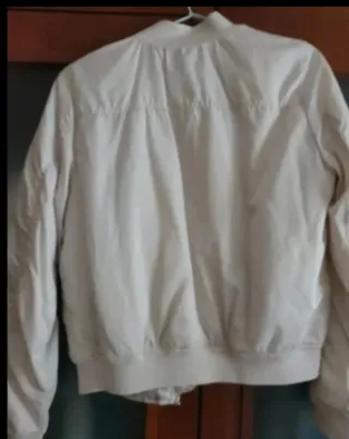 Chaqueta bomber beige,nueva con etiqueta