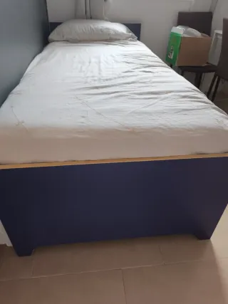 Cama nido azul y beige