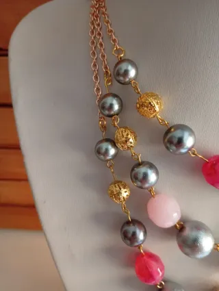 Collar asimétrico perlas y oro