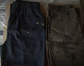 Due Pantaloni invernali donna uno blu e uno grigio