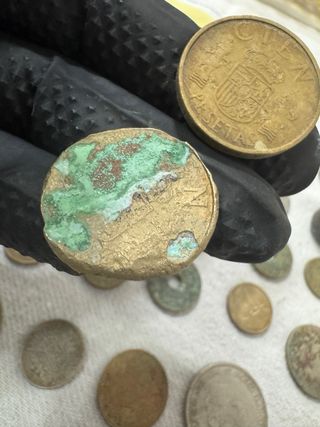 Lote 83 monedas antiguas, encontradas bajo el mar