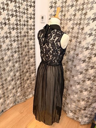 Vestido de noche negro encaje