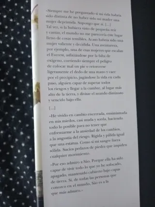 "Contra el viento"-Angeles Caso=2€+regalo