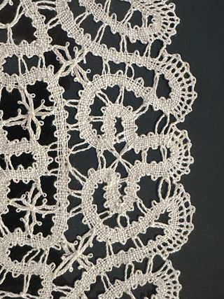 Centrini ovali tombolo fatti a mano