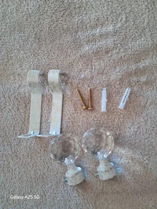 Barra cortina metálica con remate de cristal