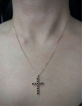 Collar Cruz Negra y Dorada