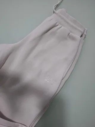 Joggers Reebok MYT Mujer Crema