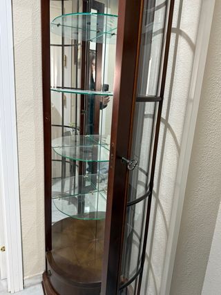 Vitrina Esquinera Madera Maciza Cristal y espejos.
