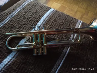 Trompeta Júpiter JTR 606MR