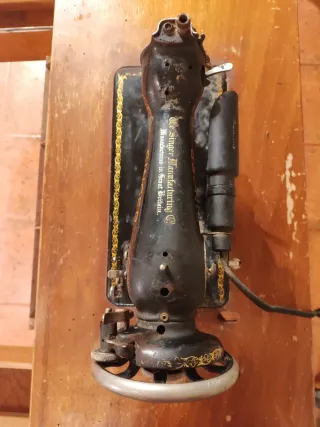Máquina de coser Singer antigua