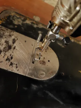 Máquina de coser Singer antigua