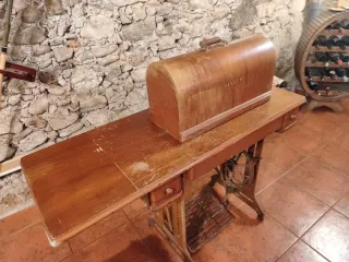 Máquina de coser Singer antigua