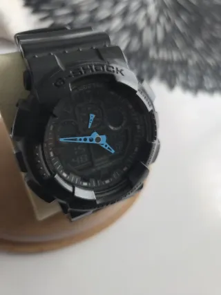 Reloj Casio G-SHOCK Negro. Manecillas en contraste