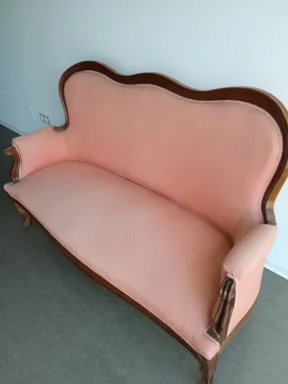 Divano Vintage Rosa e Legno