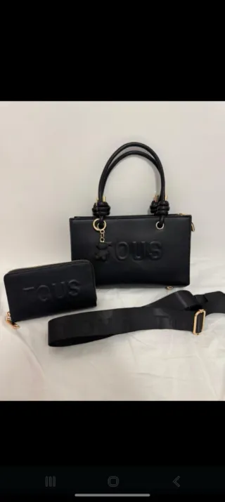 Bolso Negro con Cartera y Correa