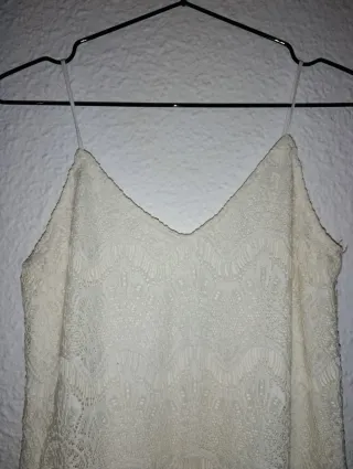 Vestido midi de tubo. ibicenco con encaje.