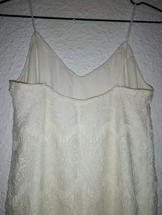 Vestido midi de tubo. ibicenco con encaje.