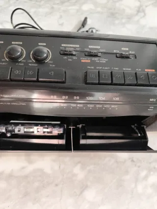 Radio Cassette Sharp de 1983