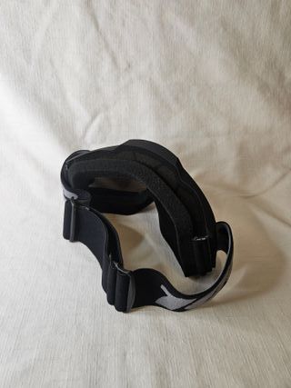 Gafas de esquí negras con lente azul