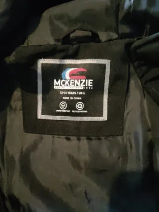 Chaqueta McKenzie con capucha de pelo