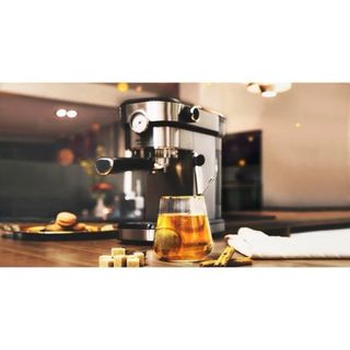 Cafetera espresso Cecotec Cafelizzia 790