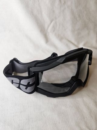 Gafas de esquí negras con banda gris