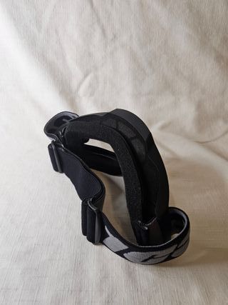 Gafas de esquí negras con banda gris