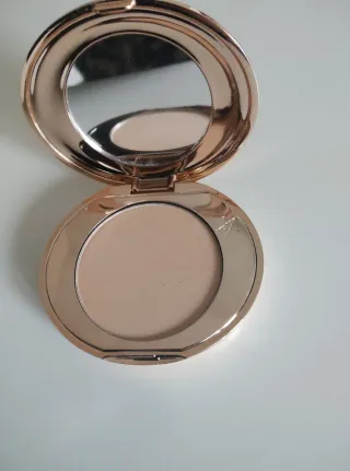 Charlotte Tilbury Maquillaje Dorado