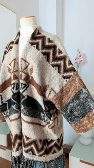 Chaqueta / Cárdigan étnico con flecos y lana boho
