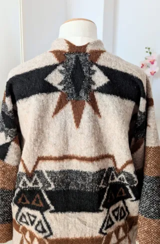 Chaqueta / Cárdigan étnico con flecos y lana boho