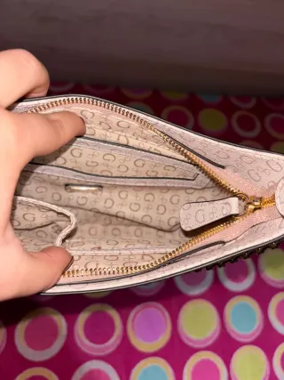 Borsa Guess rosa con logo dorato