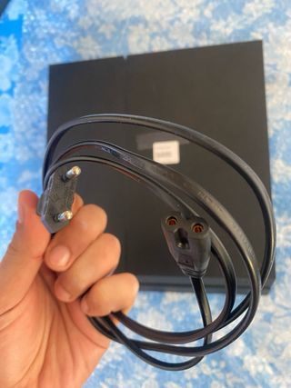 PS4 (PlayStation 4) Negra + 2 Mandos + 3 Juegos