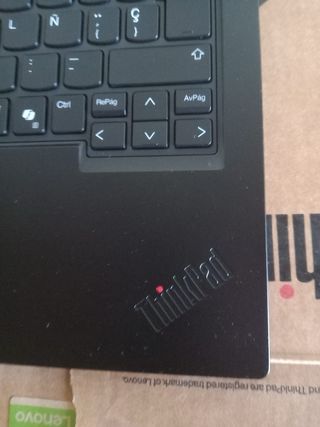 Lenovo Portátil Ryzen 5 Pro