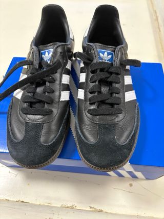 Zapatillas Adidas Negras y Blancas, SAMBA