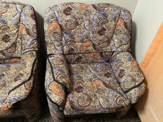 2 sofás: 1 de 2 plazas y 1 individual