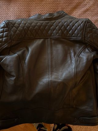 Chaqueta de cuero para moto mujer