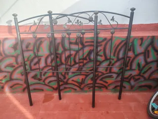 Cabeceros para camas de 90, de metal.