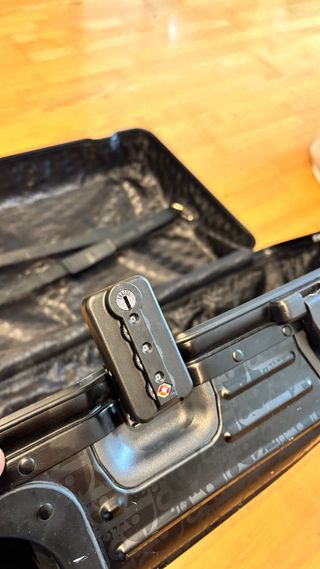 Maleta Rimowa x Dior Edición Limitada Negra