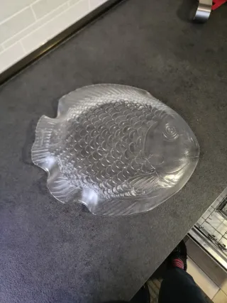 Piatto in vetro a forma di pesce
