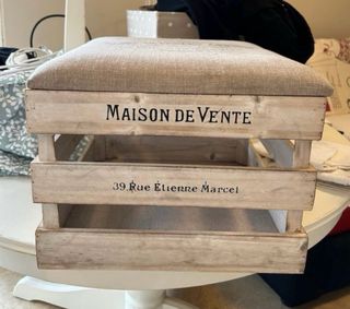 Pouf in tessuto e legno stile shabby