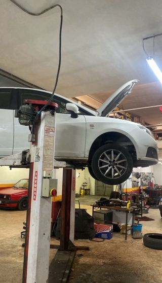 TRASPASO TALLER MECÁNICO EN PLENO FUNCIONAMIENTO