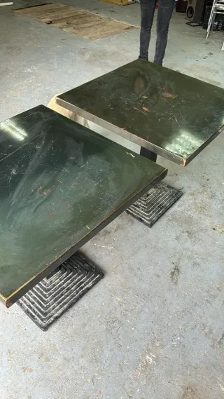 Tavolo da bar in metallo e acciaio inossidabile