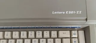 Máquina de escribir Olivetti Lettera E501-II