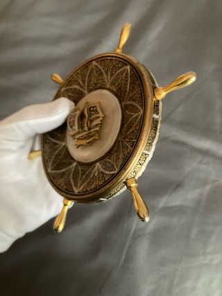 Timón Carabela Arte Damasquinado Antiguo Nácar.