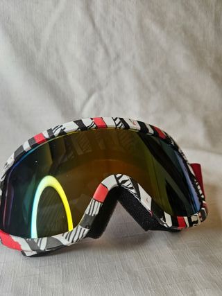 Gafas de esquí con diseño llamativo